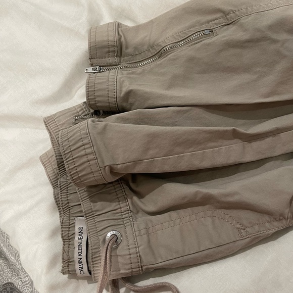 Calvin klein jogger/cargo pants - Picture 4 of 7